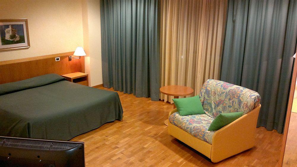 Tursport Aparthotel Ταράντο Εξωτερικό φωτογραφία